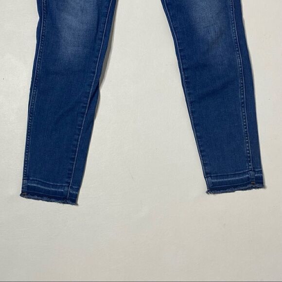 Madewell | High Rise Skinny Button Fly Raw Hem Jeans - Picture 4 of 9